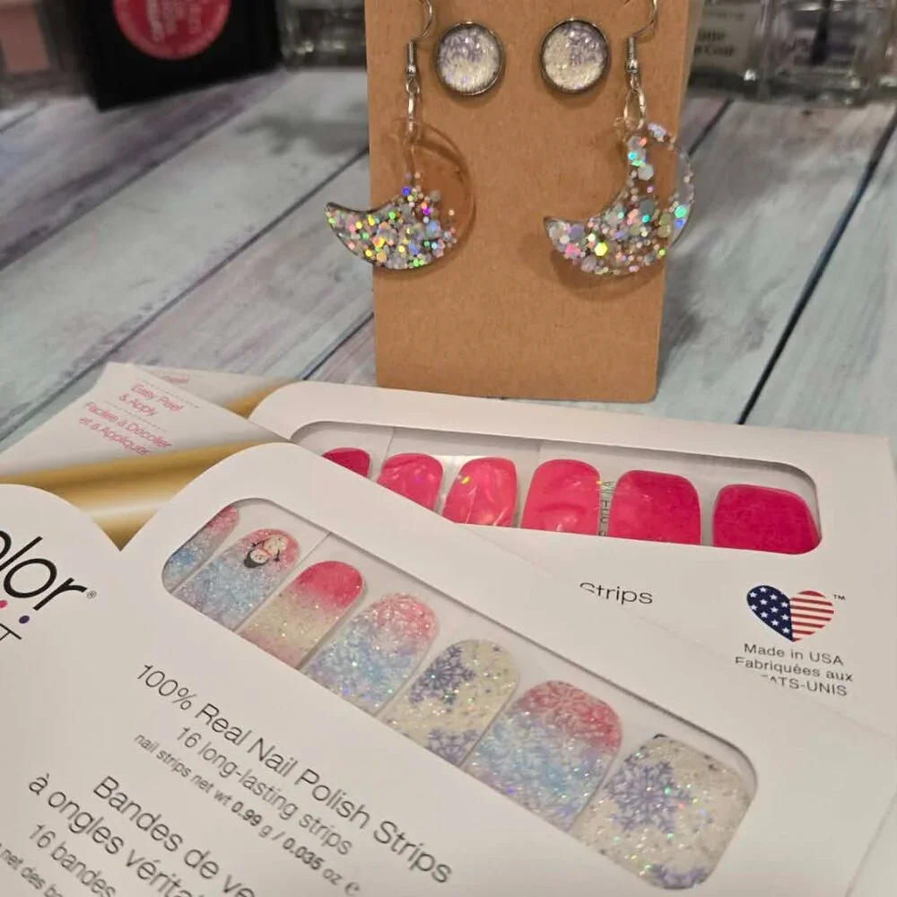 Color Street Press On Nail Design- Winter snowman